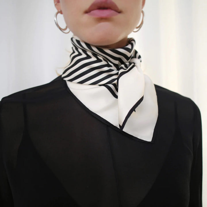 NO. 1 Scarf 65 cm. Cream/Black