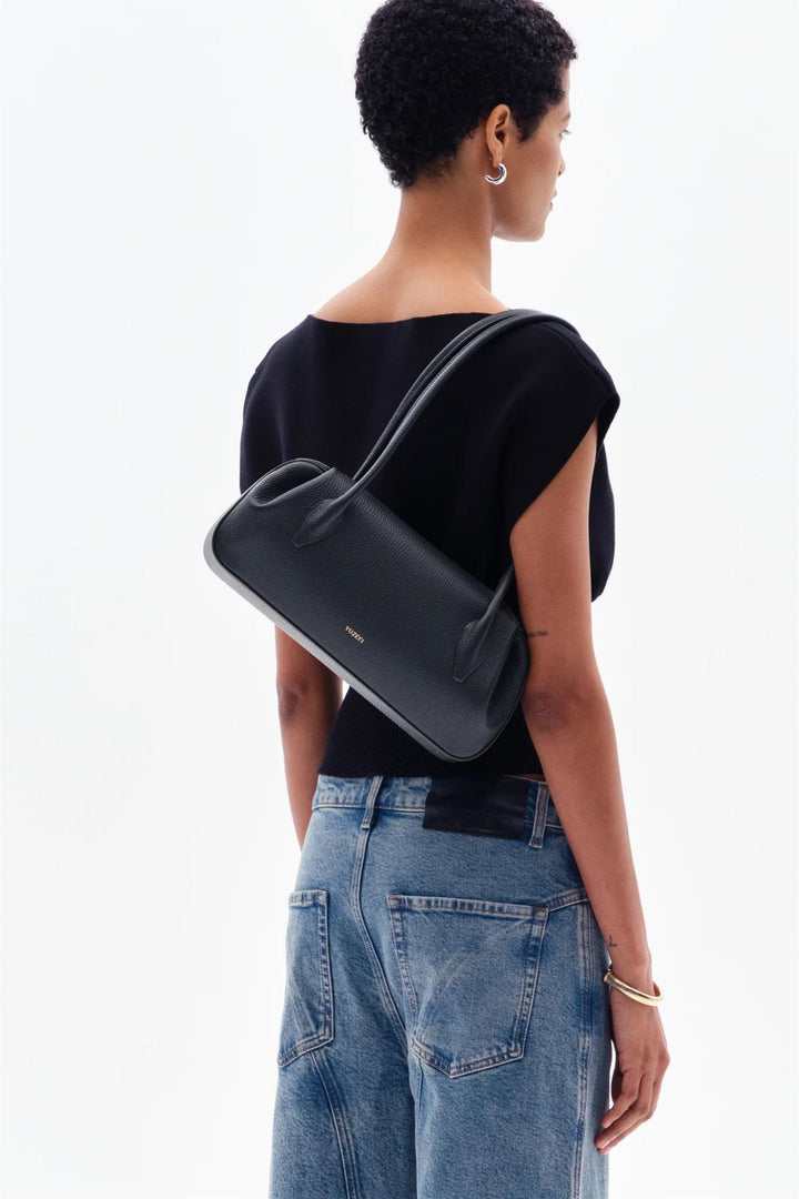 Oyster Shoulder Bag Pebble Grain Leather Black