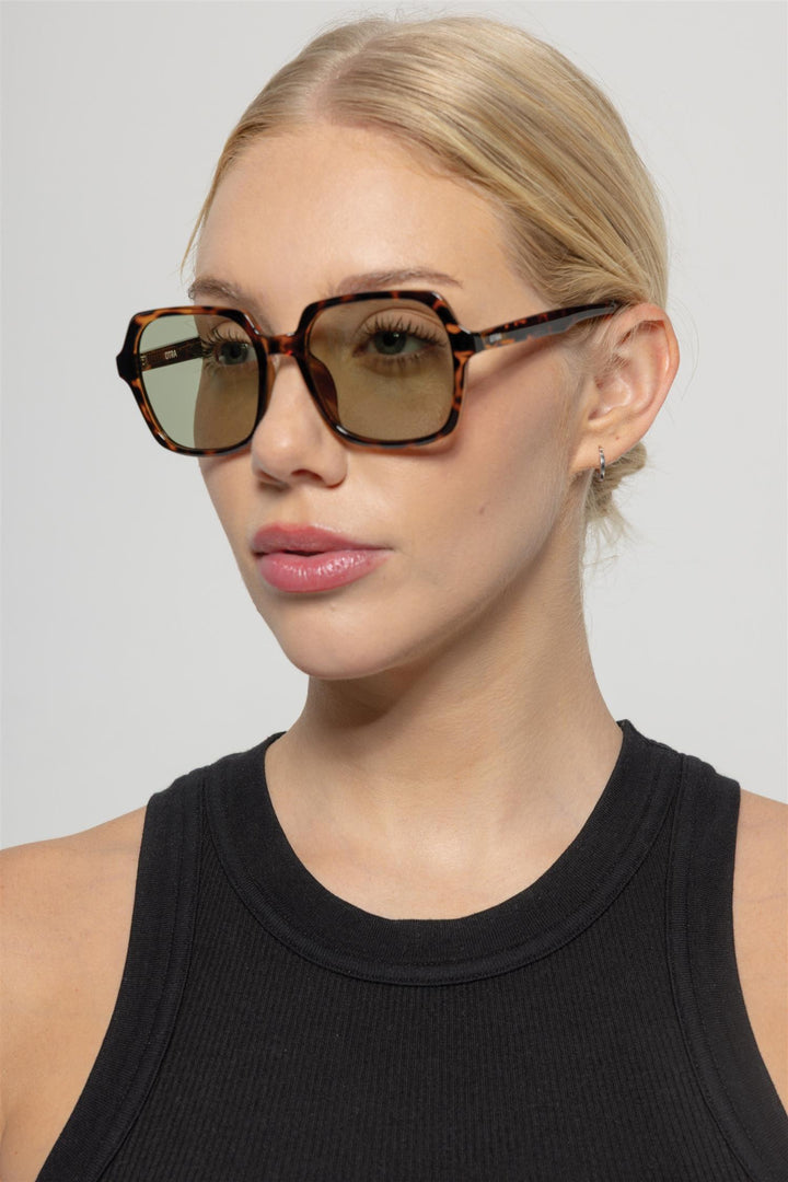 Sady Tortoise/Light Green