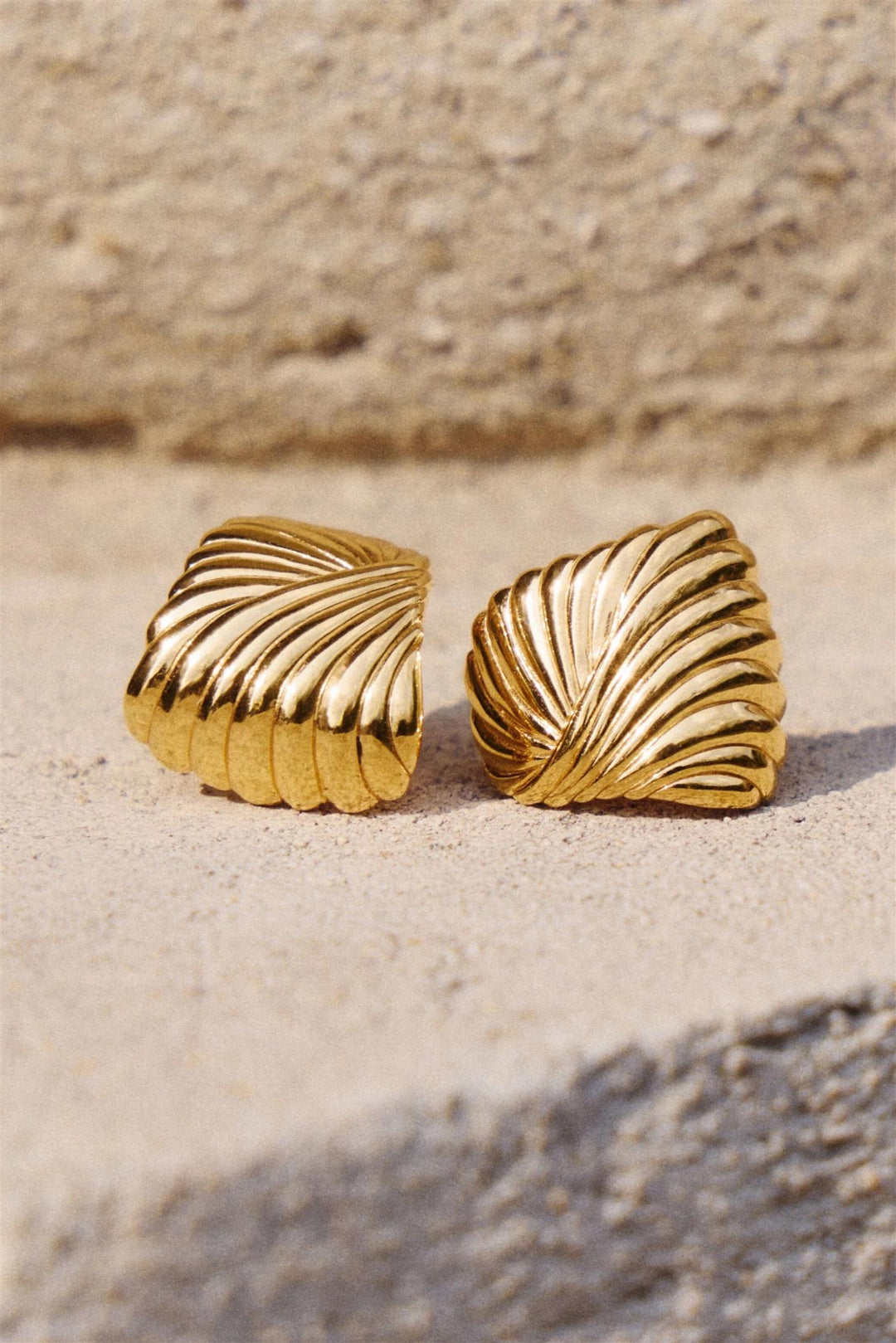 Ripple Oversized Stud Earring Gold