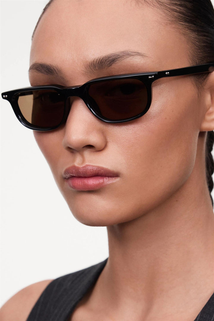 Novis Black