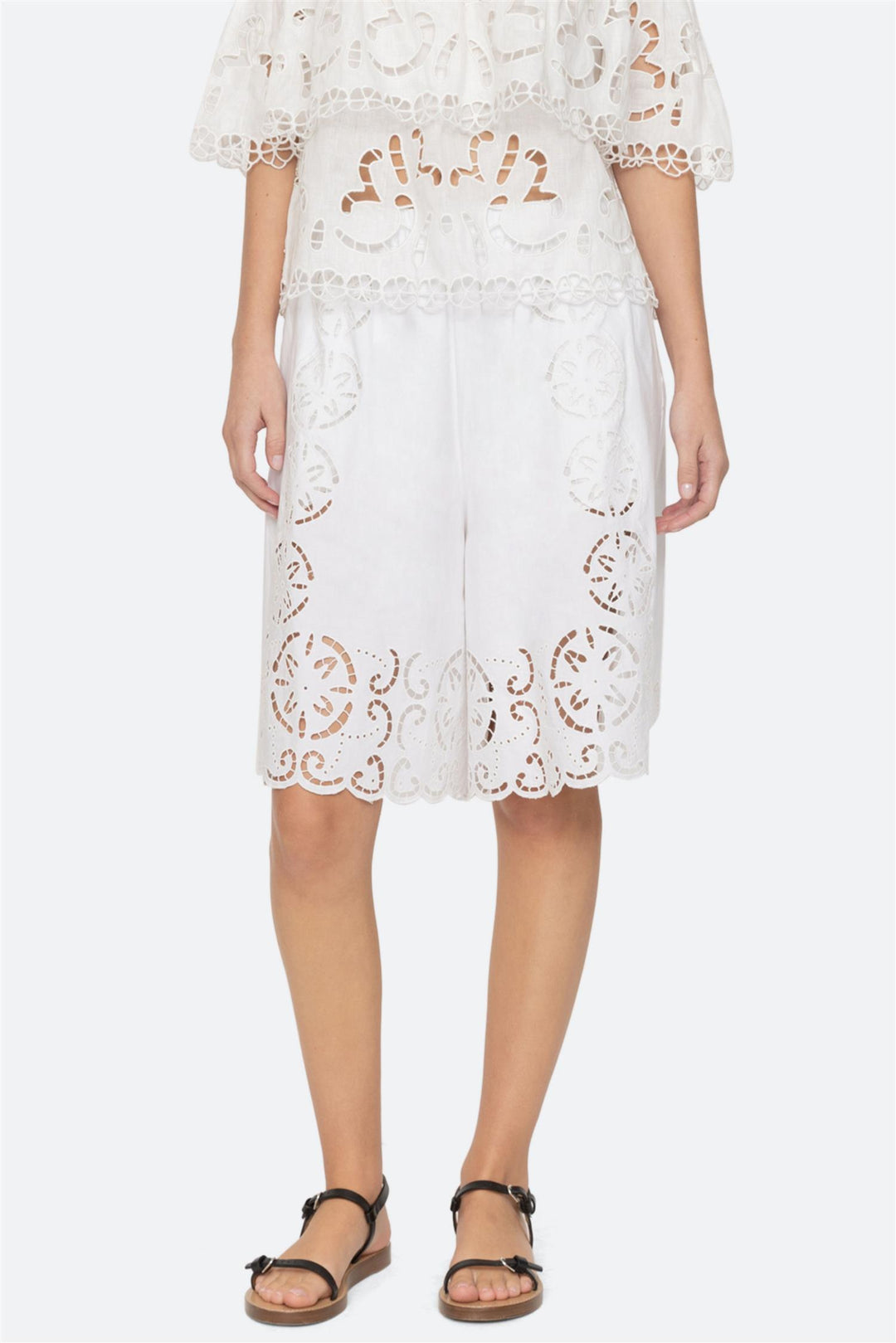 Dahlia Eyelet Short Pearl