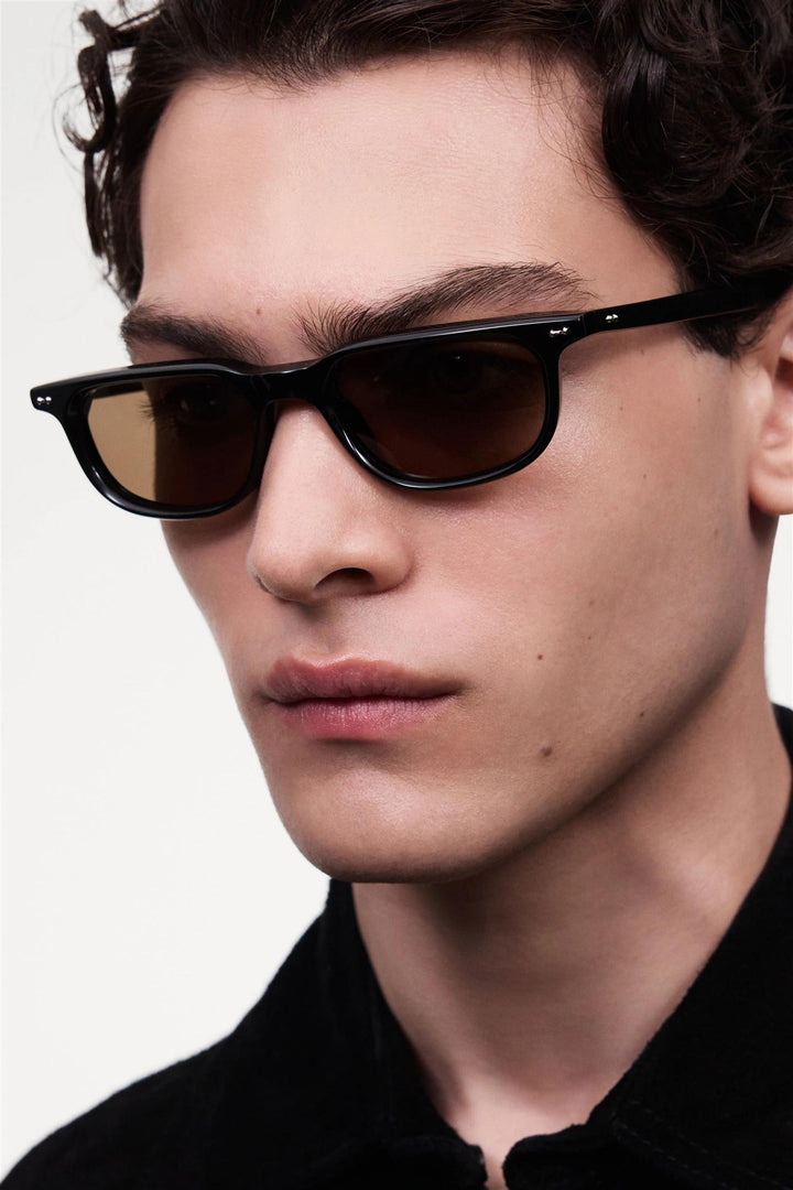 Novis Black