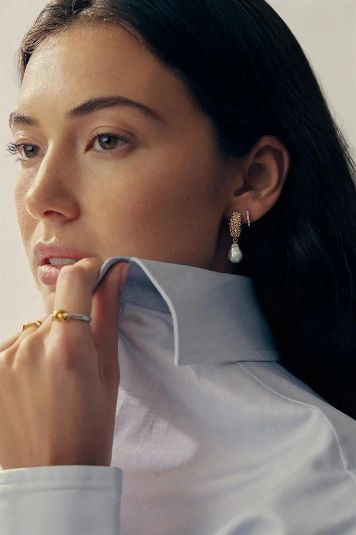 Peral Baya Small Hoop Drop Earrings Gold