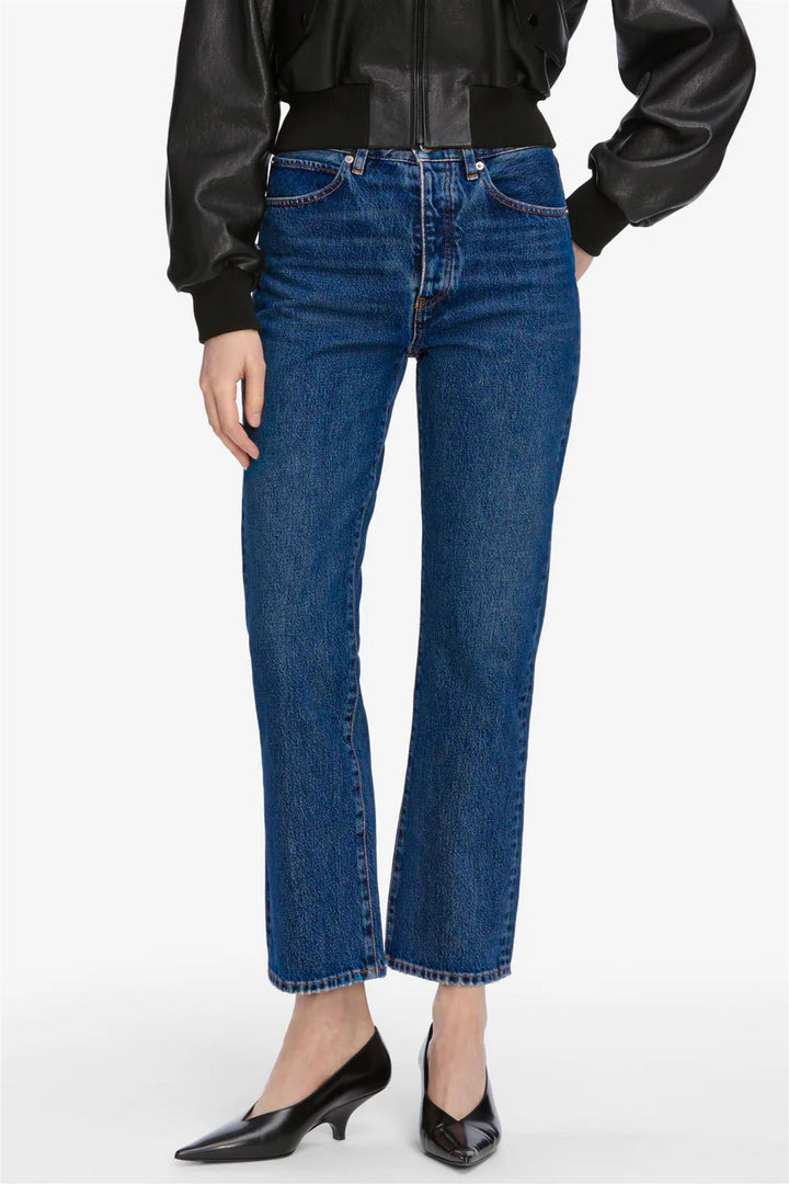 The Vertical Crop Lavish