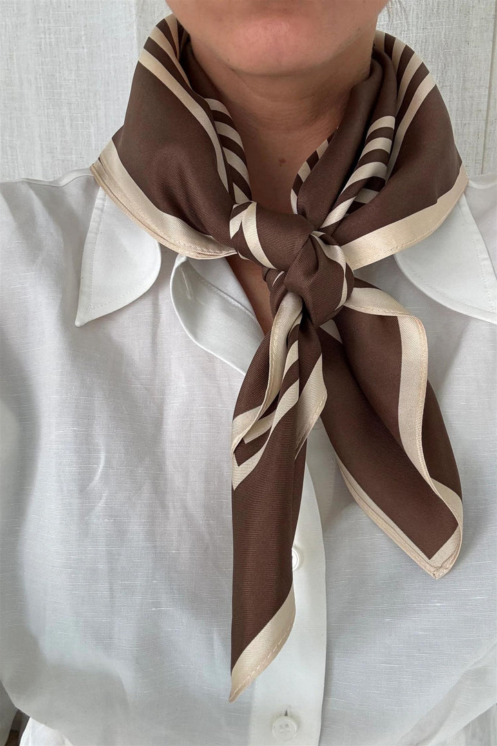 Striped Scarf 65 cm. Mocha Mousse & Cream
