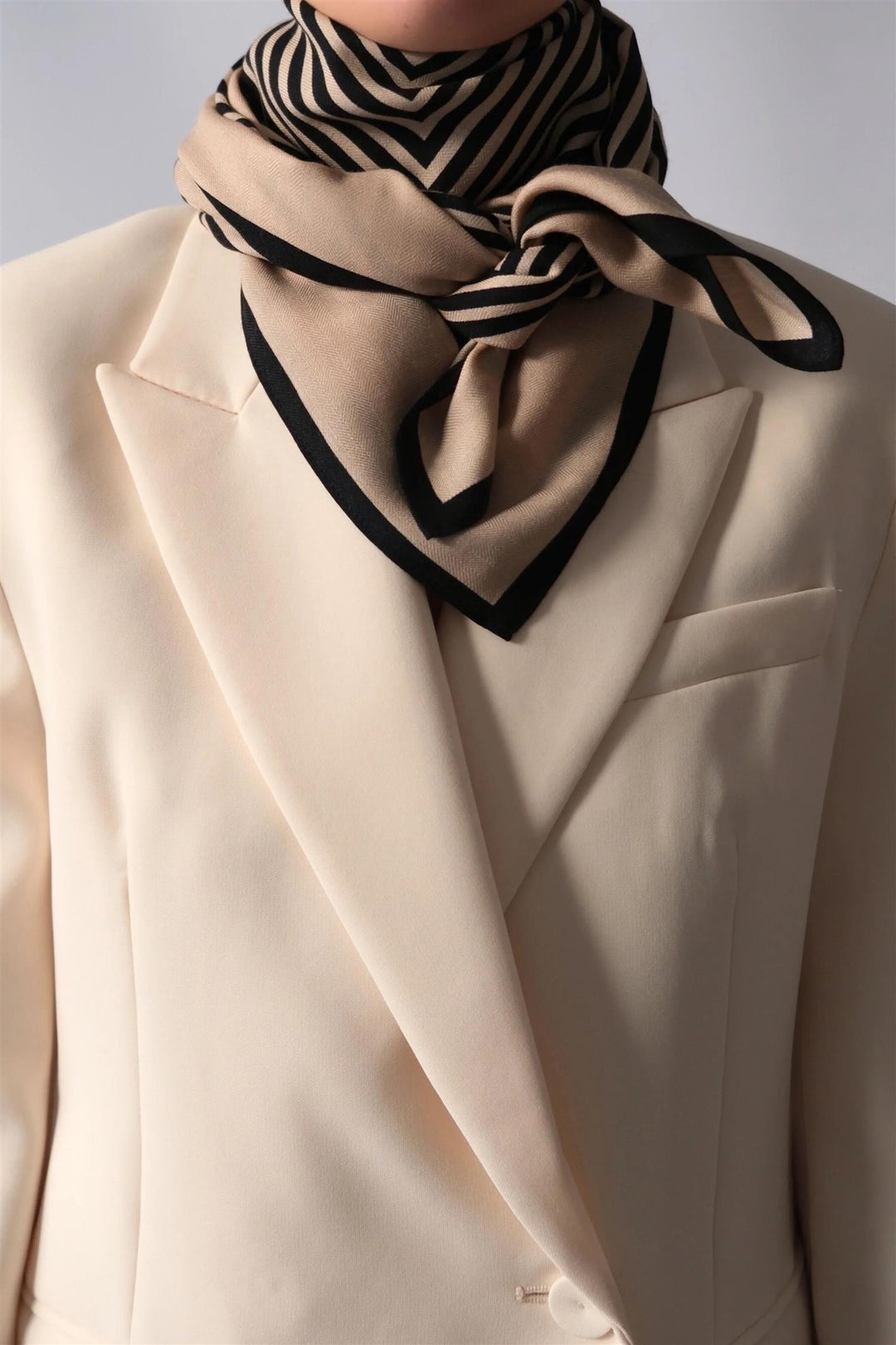 Wool No.1 Scarf 90 cm. Sand & Black