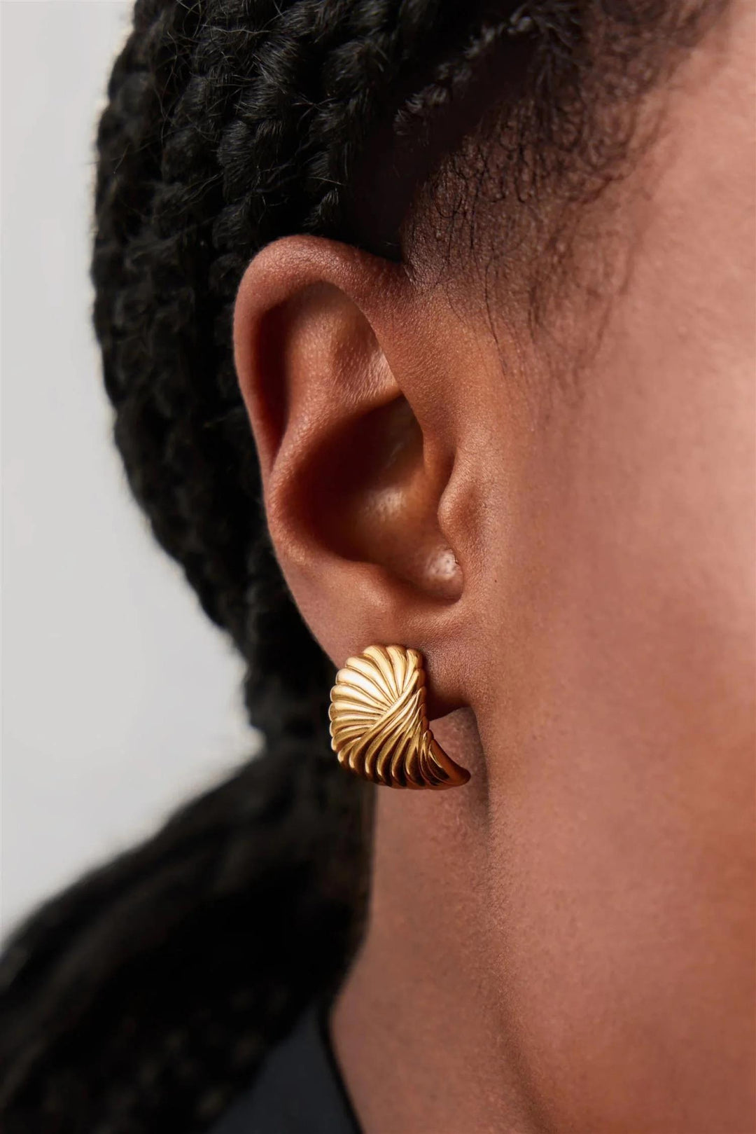 Ripple Stud Earring Gold