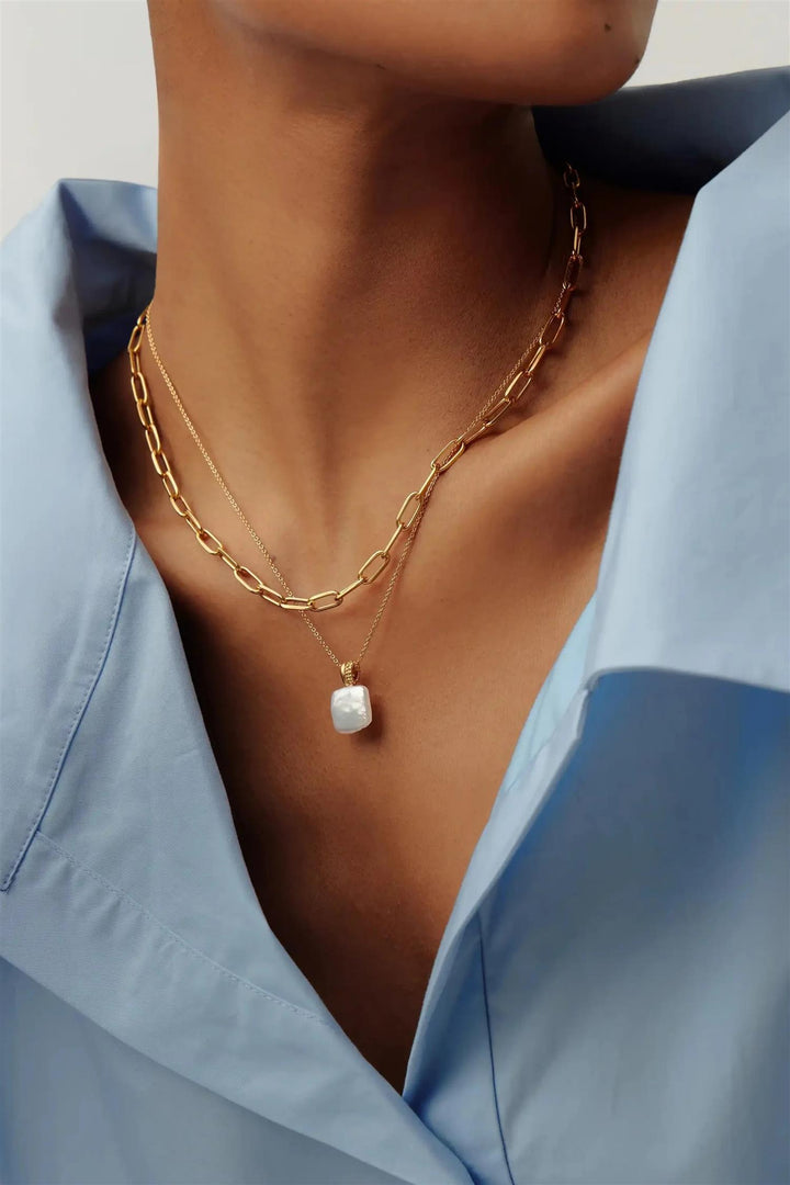 Square Pearl Baya Pendant Necklace Gold