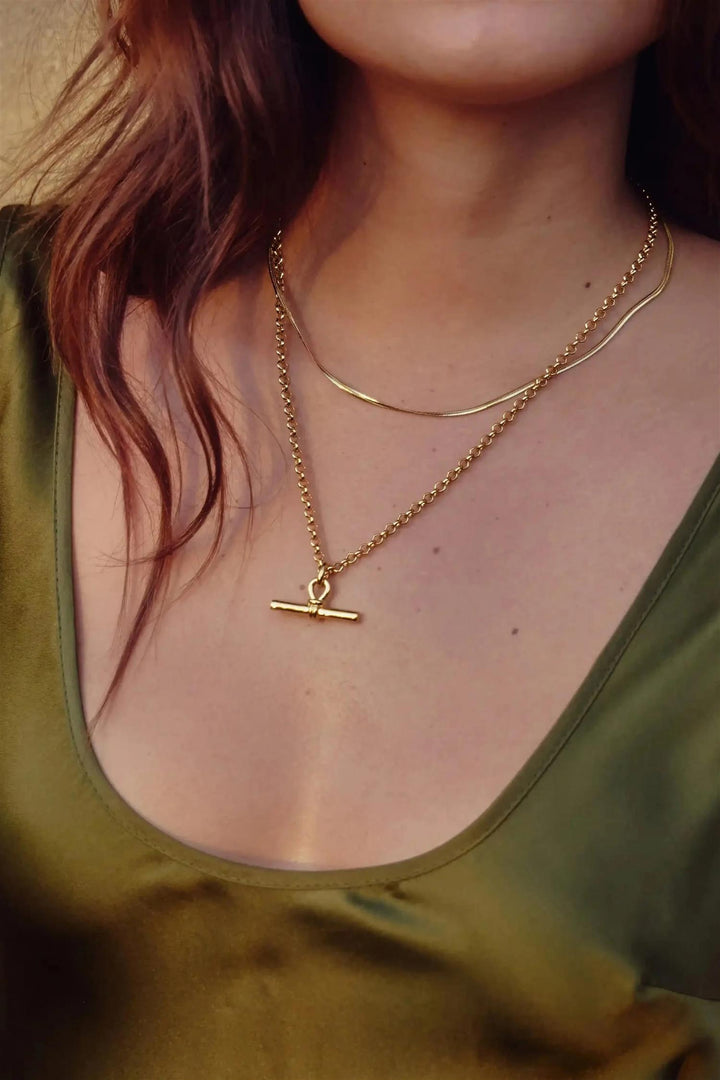 Chunky T-Bar Chain Necklace Gold