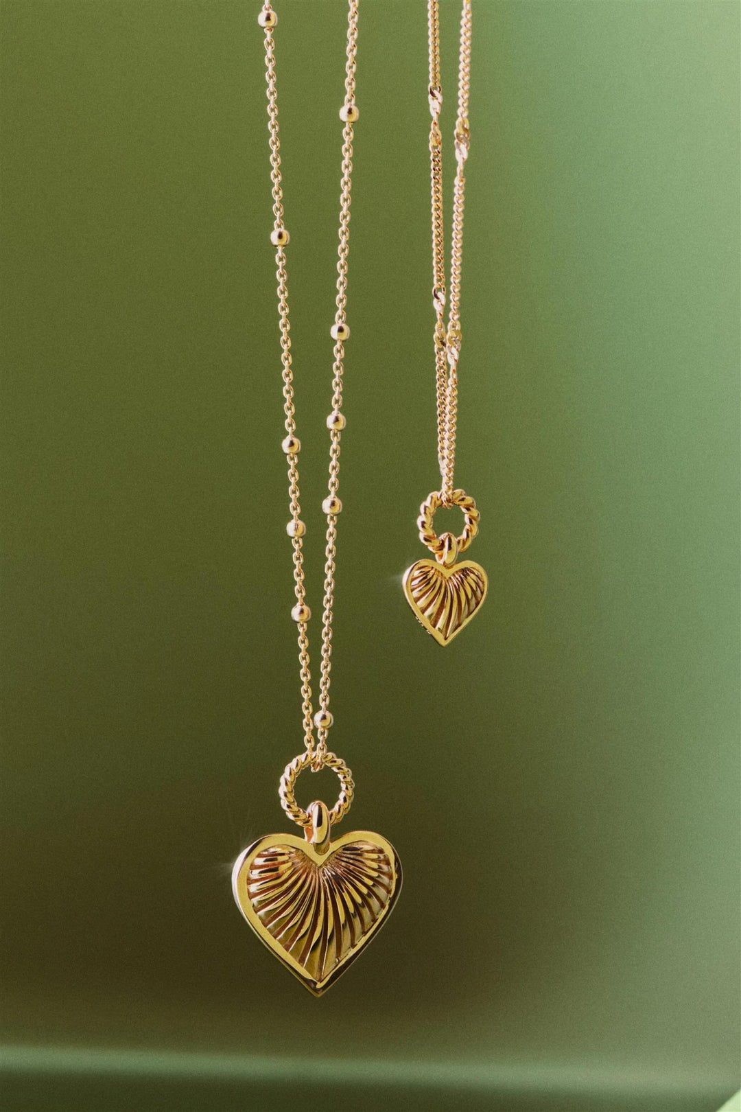 Mini Ridge Heart Charm Pendant Necklace Gold