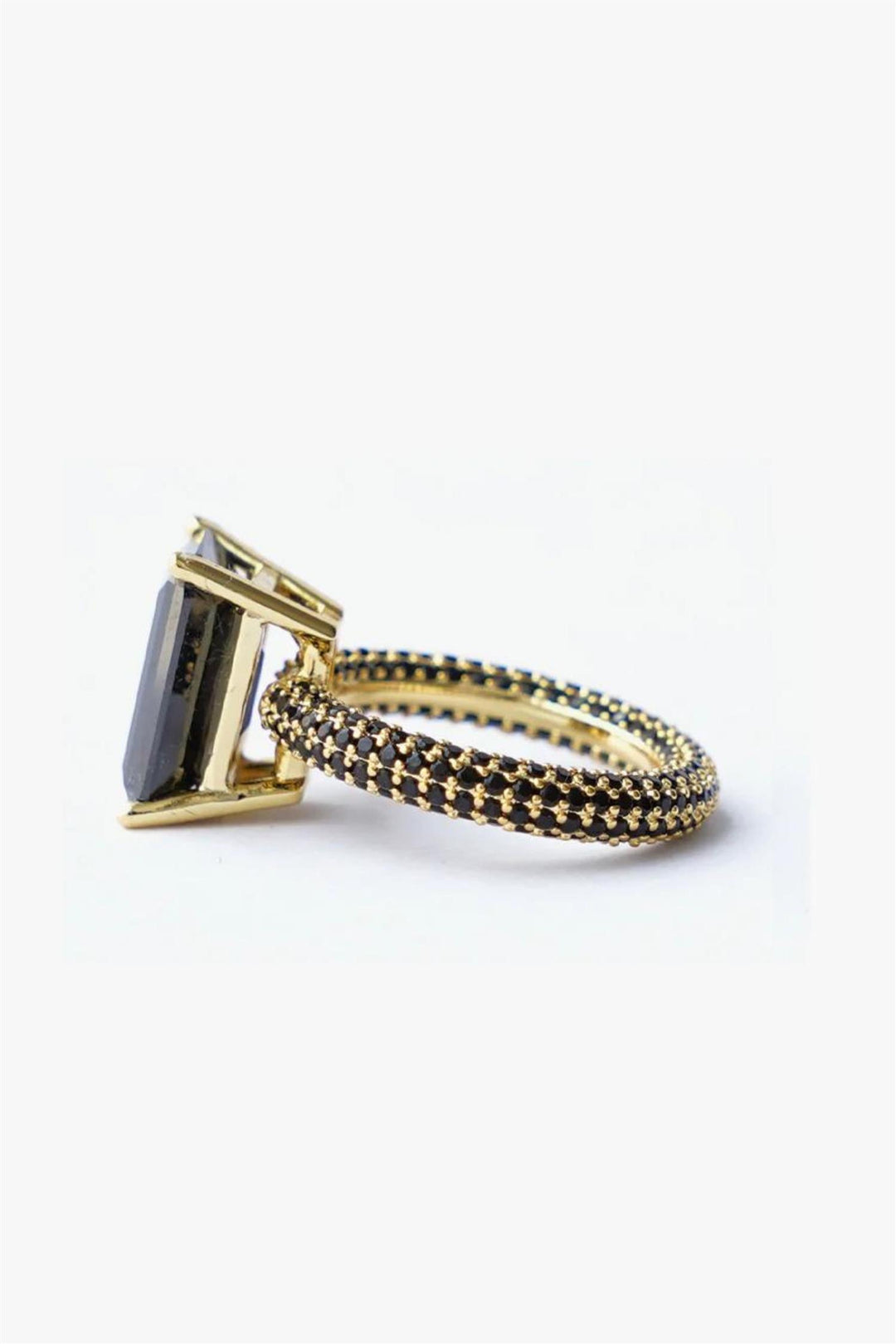 Mega Rectangle Ring Black Gold