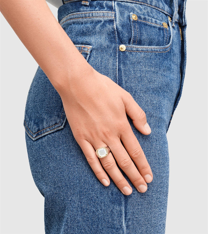 May Ring White Mother of Pearl Diamond