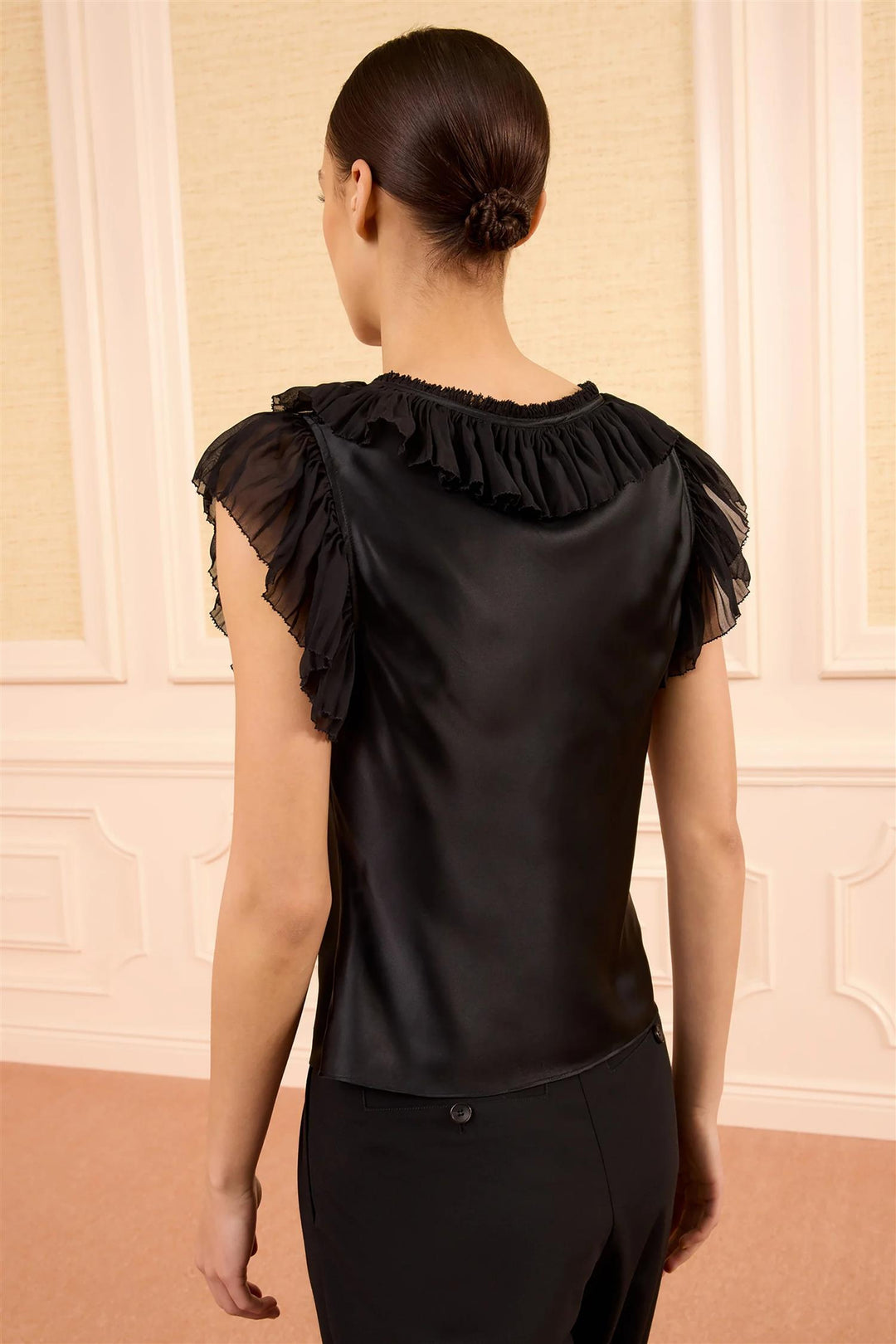Ilyana Short Sleeve Silk Top Noir