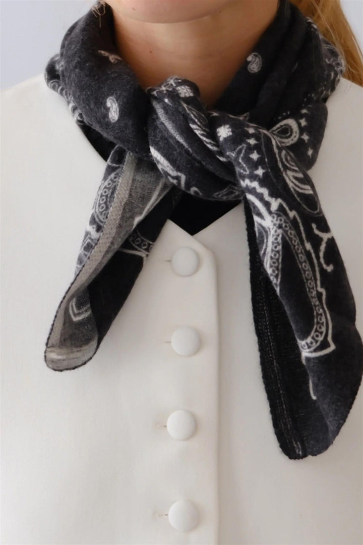 Cashmere Paisley Scarf 65 cm. Black