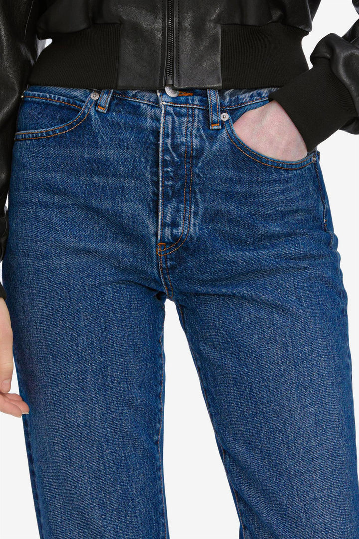 The Vertical Crop Lavish