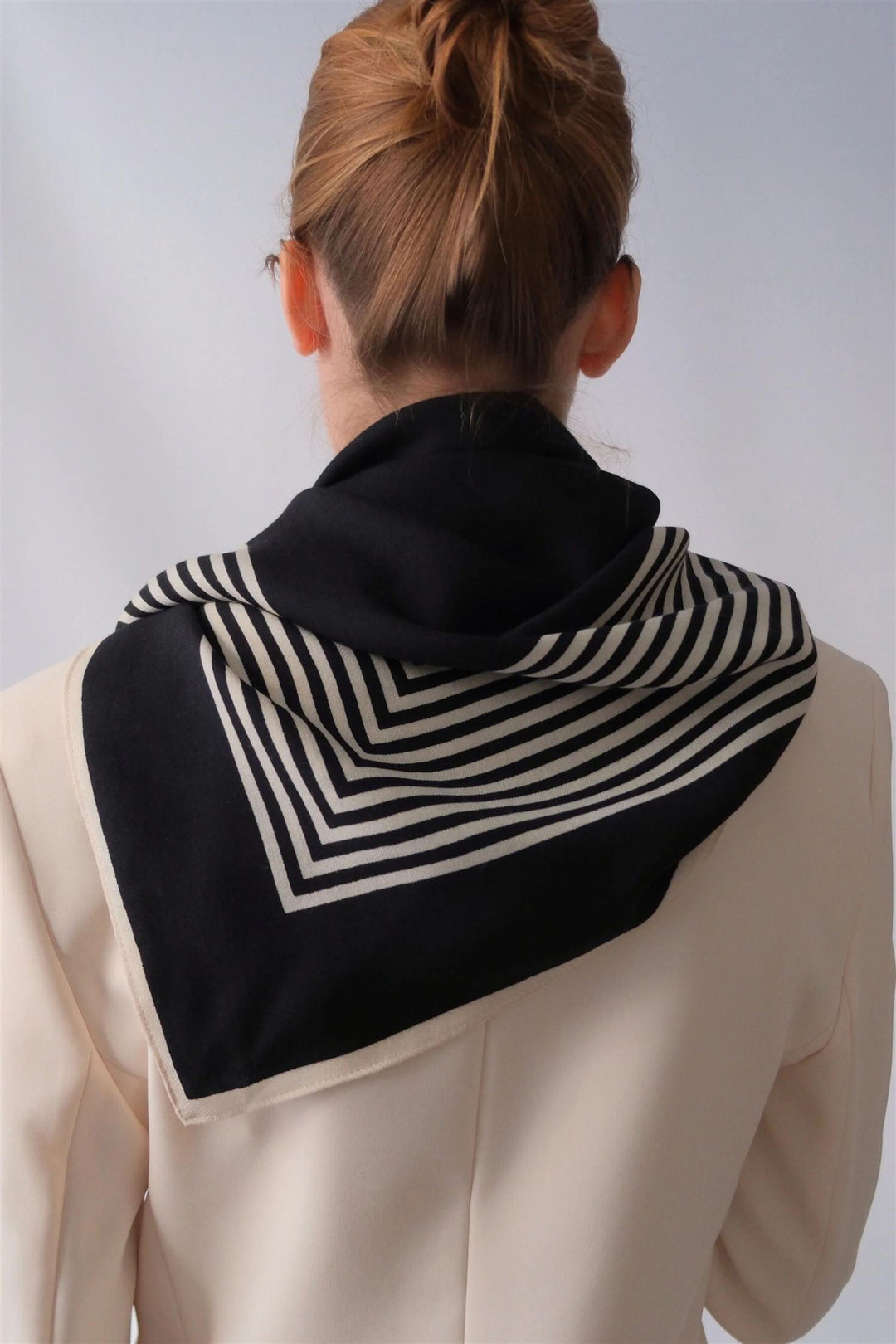 Wool No.1 Scarf 90 cm. Black & Cream