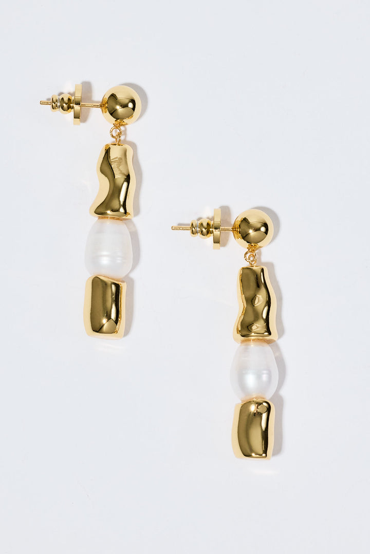 Lily Earrings Gold