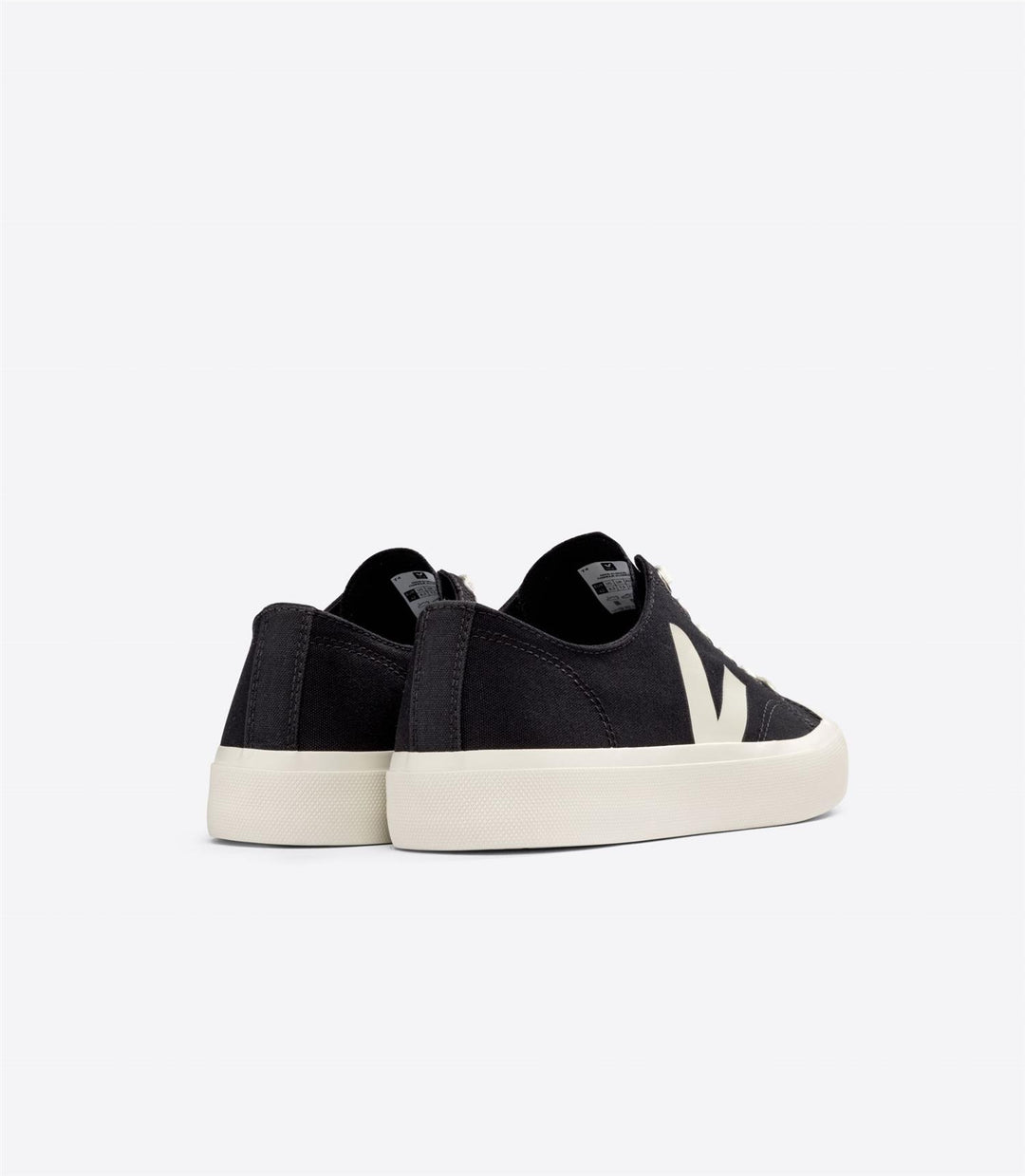 Wata II Low Canvas Black Pierre