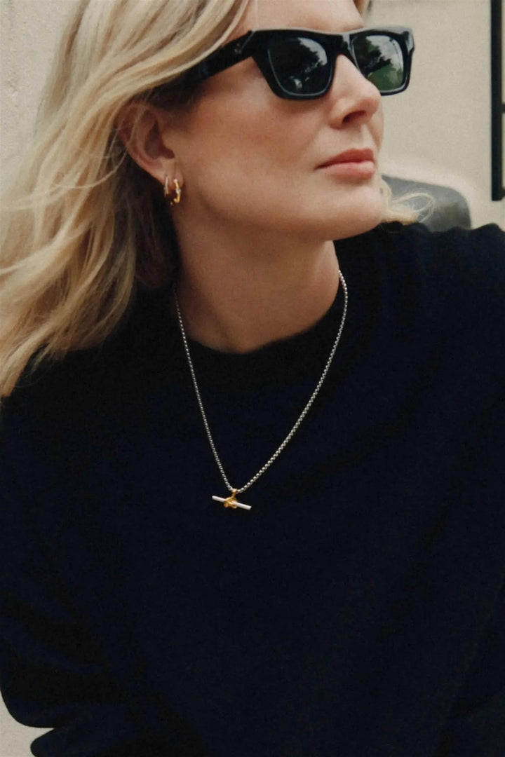 Lucy Williams Chunky Knot T-Bar Necklace Silver/Gold