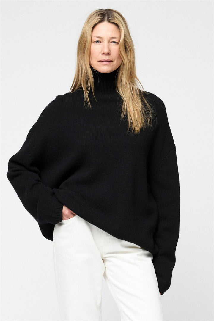 Chunky Turtleneck Jet Black