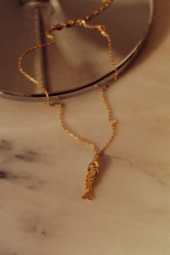 Something Fishy Necklace Gold