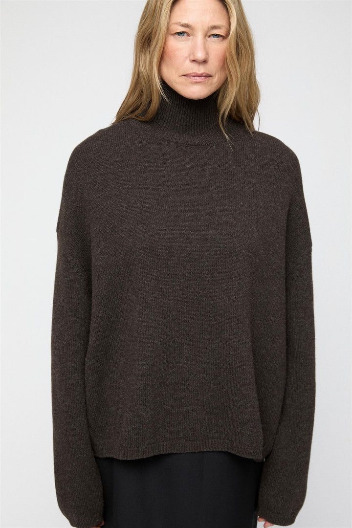 Chunky Turtleneck Coffee