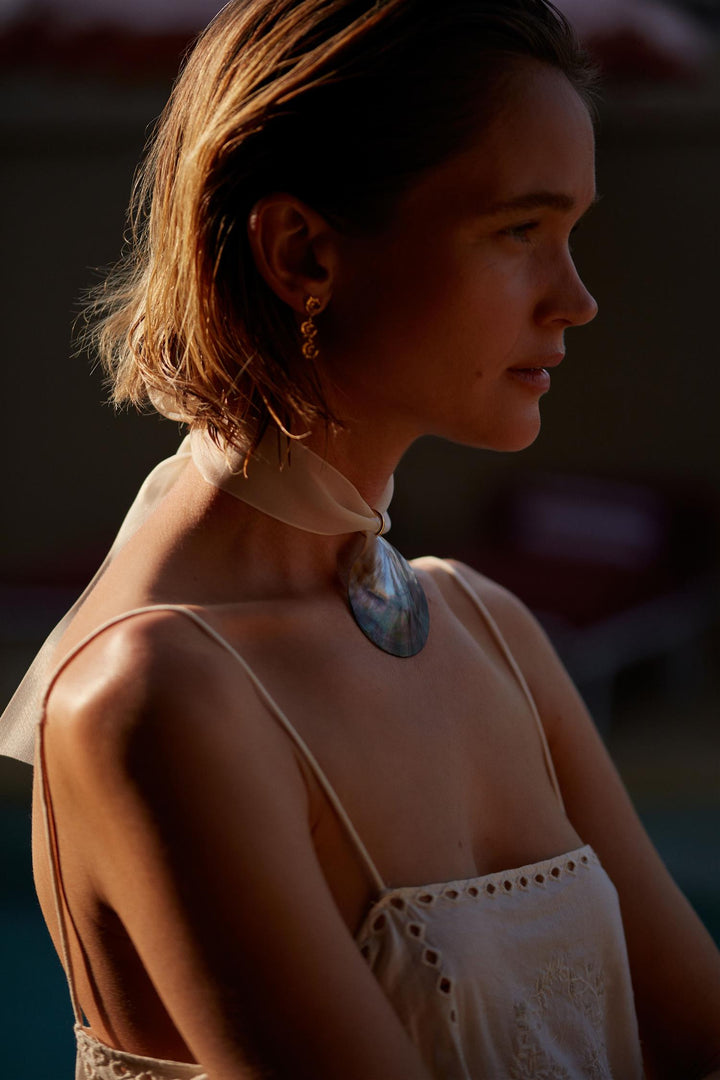 Golden Shell Necklace Ecru