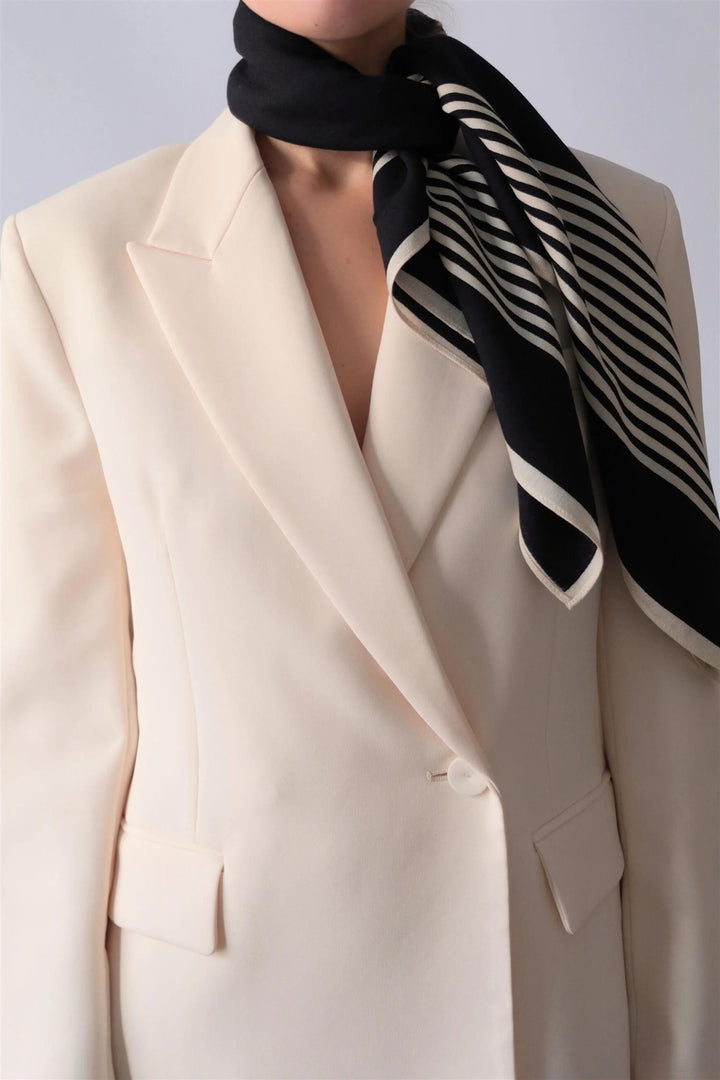 Wool No.1 Scarf 90 cm. Black & Cream