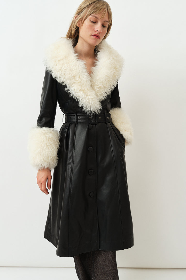 Foxy Shearling Coat Black / Cloud