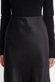 Shaped Hem Bias Slip Skirt Black